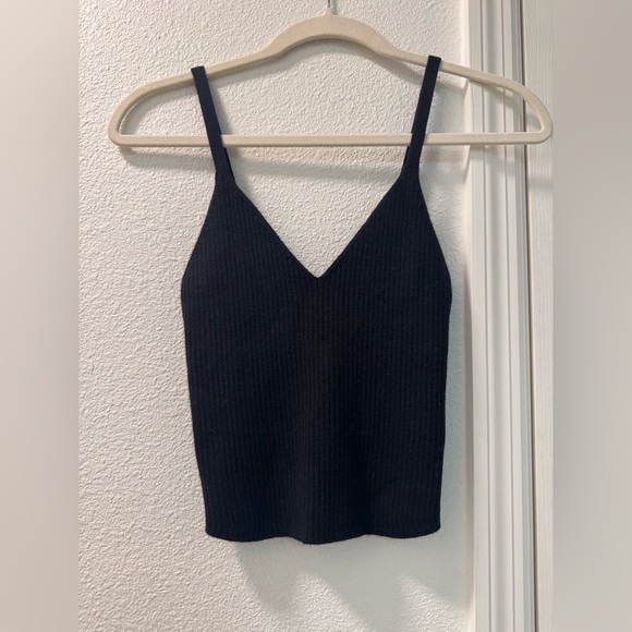 Alice + Olivia Kenna wool blend v neck cropped tank top size small black - Picture 3 of 7